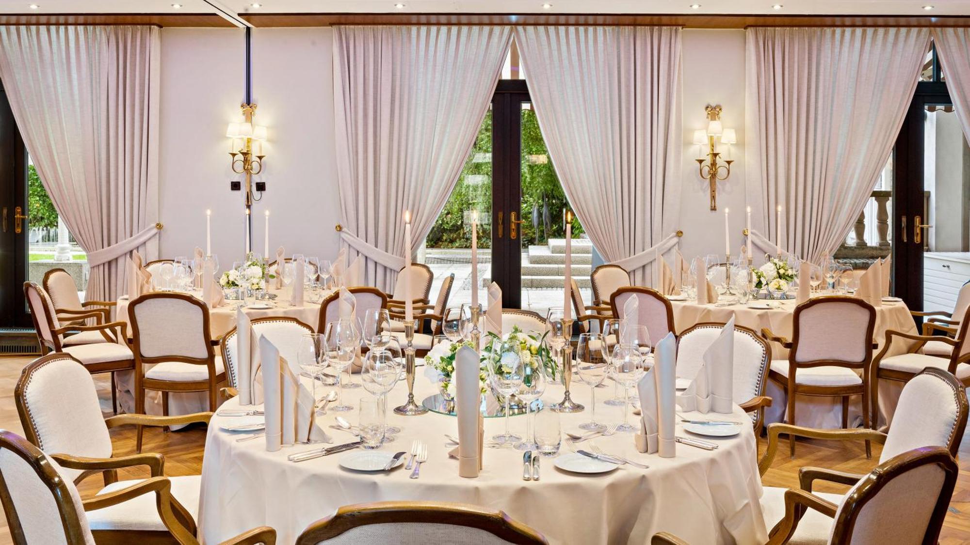Hotel Europaeischer Hof Heidelberg, Bestes Hotel Deutschlands In Historischer Architektur Екстер'єр фото The ballroom at the Mandarin Oriental, Munich