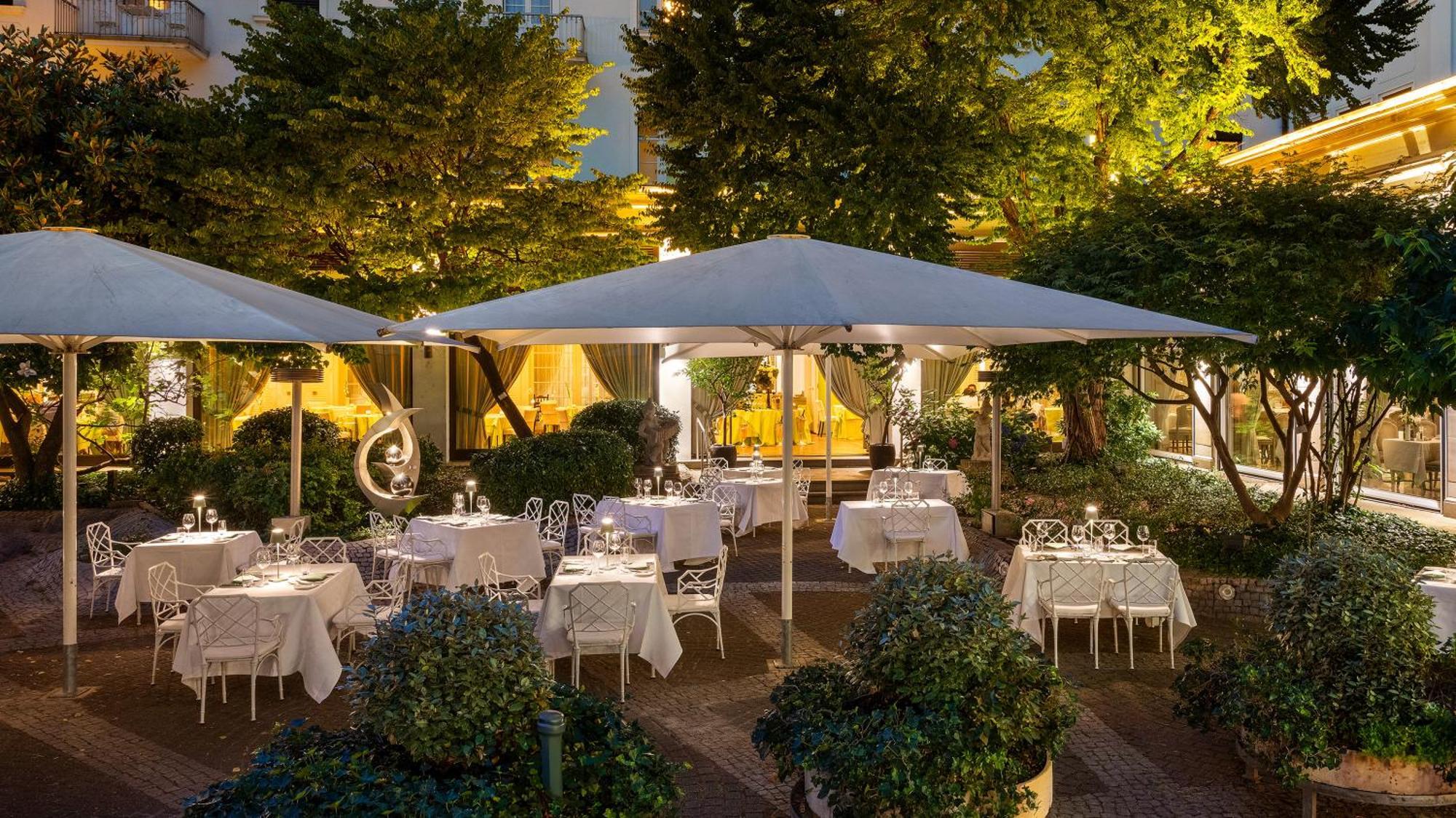 Hotel Europaeischer Hof Heidelberg, Bestes Hotel Deutschlands In Historischer Architektur Екстер'єр фото The restaurant's garden