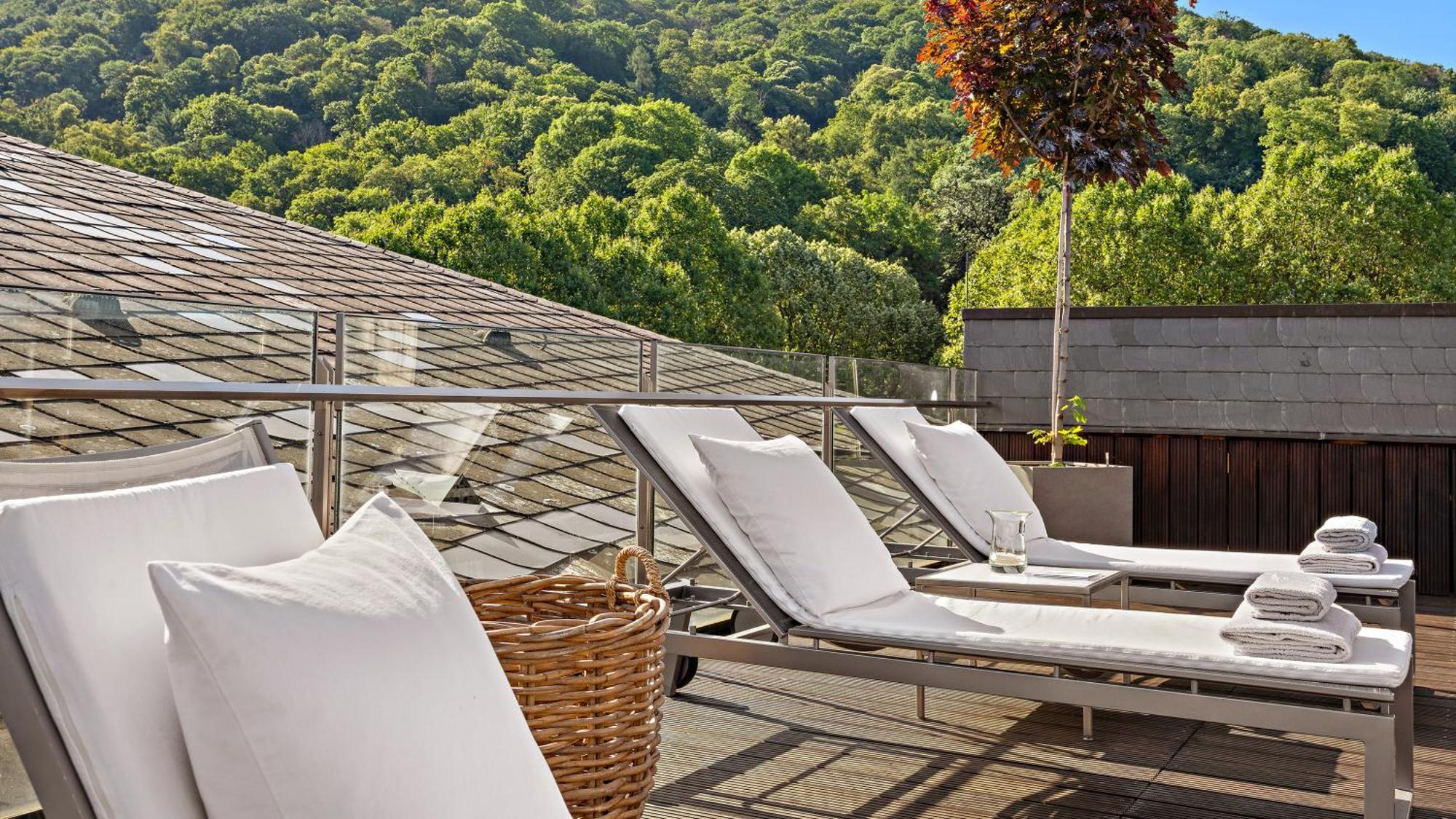 Hotel Europaeischer Hof Heidelberg, Bestes Hotel Deutschlands In Historischer Architektur Екстер'єр фото Rooftop pool at the Hotel