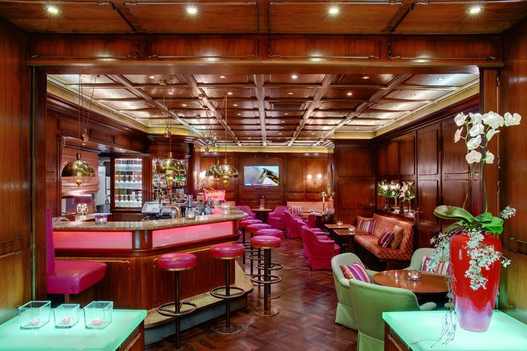 Hotel Europaeischer Hof Heidelberg, Bestes Hotel Deutschlands In Historischer Architektur Екстер'єр фото The interior of the bar